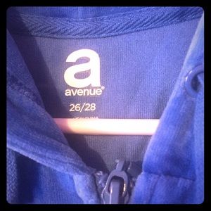 Super soft zip up hoodie 26/28